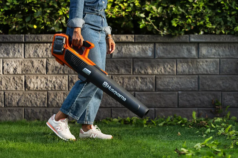 Husqvarna 122iB accu bladblazer &ndash; Najaarsaanbieding met 2 accu's + lader
